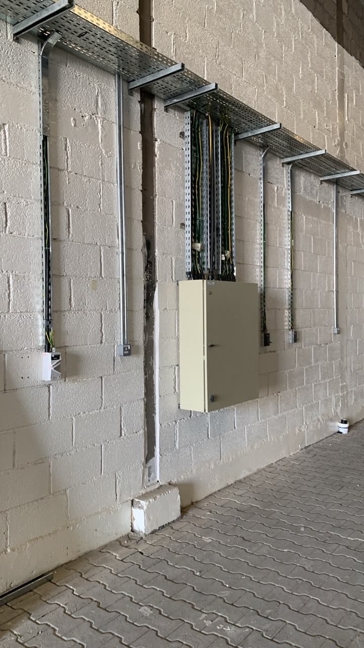 Cable tray and electrical routing